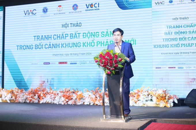 TS. Lê Trường Sơn - Hiệu trưởng Trường Đại học Luật TP.HCM phát biểu tại hội thảo (Ảnh: ULAW)