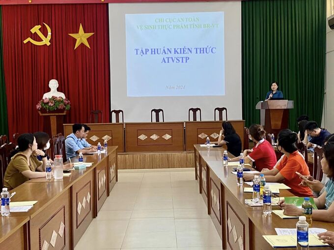 Quang cảnh lớp tập huấn