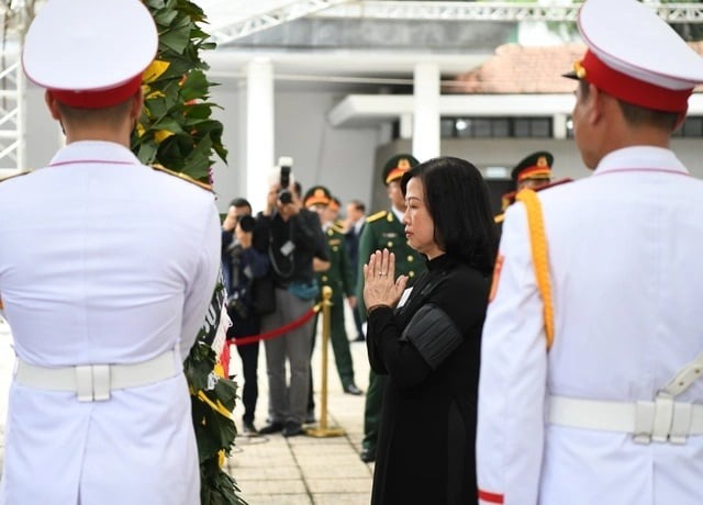 Đoàn Bộ Y tế do đồng chí Đào Hồng Lan, Uỷ viên Ban Chấp hành Trung ương Đảng, Bộ trưởng Bộ Y tế làm Trưởng đoàn chuẩn bị vào viếng Tổng Bí thư Nguyễn Phú Trọng.