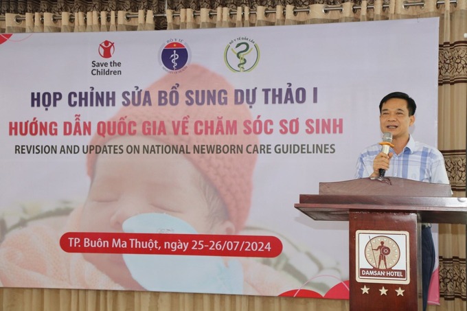 TS Trần Đăng Khoa – Phó Vụ trưởng Vụ sức khỏe Bà mẹ - Trẻ em, Bộ Y tế phát biểu tại buổi Họp cập nhật, chỉnh sửa hướng dẫn quốc gia về chăm sóc sức khỏe trẻ sơ sinh (ảnh: Đình Thi)