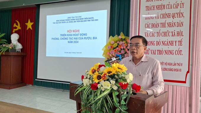 Thầy thuốc Ưu tú BS.CKII Nguyễn Văn Đời - Phó Giám đốc Sở Y tế Trà Vinh phát biểu khai mạc hội nghị