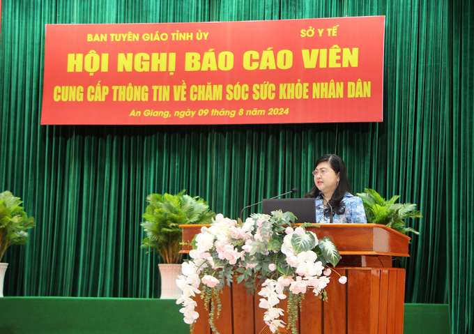 Phó Trưởng ban Tuyên giáo Tỉnh ủy An Giang Nguyễn Thị Hồng Loan phát biểu khai mạc hội nghị