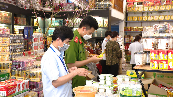 Tăng cường kiểm tra đột xuất về an toàn thực phẩm trên toàn quốc (Ảnh: Báo Chính Phủ)