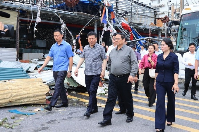 Thủ tướng Phạm Minh Chính đi kiểm tra tình hình thiệt hại, chỉ đạo triển khai các biện pháp cấp bách khắc phục hậu quả cơn bão số 3 tại Quảng Ninh  (Ảnh: VGP)