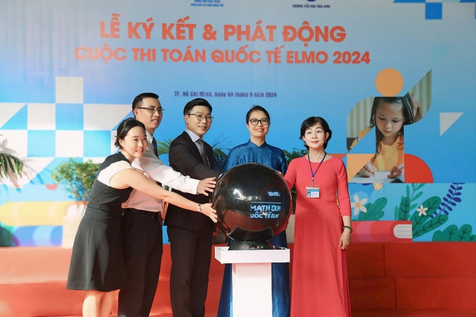 Các đại biểu bấm nút phát động Cuộc thi Toán quốc tế Eye Level Math Olympiad (ELMO) 2024
