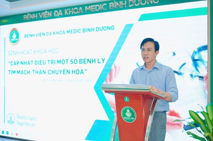 Ông Vũ Duy Tân - Chủ tịch Hội đồng Quản trị Bệnh viện Đa khoa Medic Bình Dương phát biểu tại hội thảo