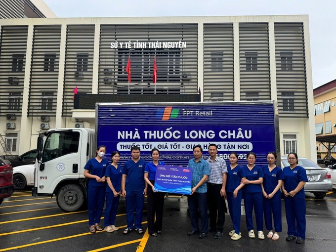 Hệ thống nhà thuốc và tiêm chủng FPT Long Châu đã ủng hộ 1 tấn thuốc cho người dân tỉnh Thái Nguyên