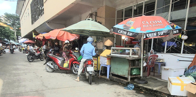 Chiếm dụng cho thuê buôn bán gây mất an toàn giao thông tại chung cư An Bình