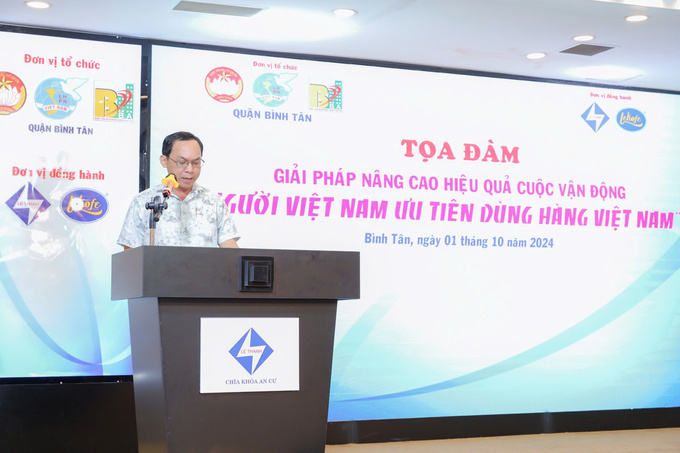 Ông Ngô Thanh Hoài - Ủy viên Ủy ban Mặt trận Tổ quốc VN quận Bình Tân phát biểu tại tọa đàm