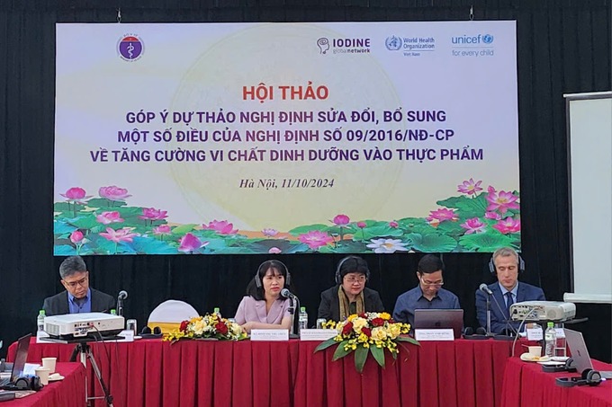 Đoàn chủ tọa hội thảo