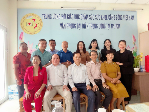 Phó Chủ tịch thường trực VACHE thăm họp mặt lãnh đạo chủ chốt Văn phòng đại diện Hội tại TP. HCM