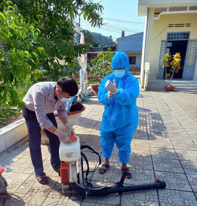 Trung tâm Kiểm soát bệnh tật Lâm Đồng giám sát, triển khai công tác phòng chống dịch bệnh do não mô cầu tại Cát Tiên (Ảnh: Báo Lâm Đồng)