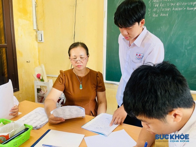 Cô Nguyễn Thúy Hà (Giáo viên trường THPT Đồng Hòa - Hải Phòng) luôn dành những tình cảm tốt đẹp nhất cho học trò