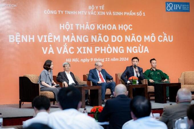 Các chuyên gia chia sẻ tại hội thảo