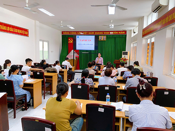 Toàn cảnh lớp tập huấn sàng lọc và điều trị tiền sản giật cho cán bộ y tế năm 2024