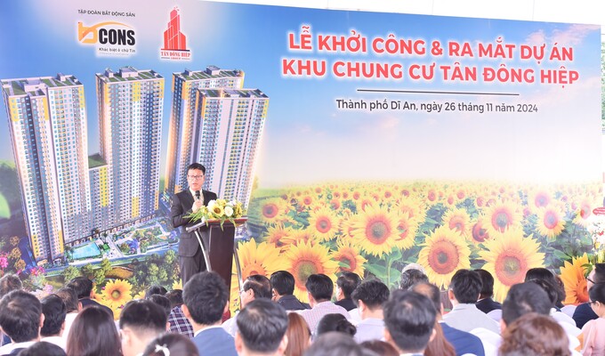 Ông Lê Như Thạch - Chủ tịch Hội đồng quản trị Bcons phát biểu tại lễ khởi công và ra mắt dự án khu chung cư Tân Đông Hiệp