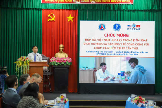 Ông Phạm Đức Mạnh - Phó cục Trưởng Cục phòng, chống HIV/AIDS phát biểu tại buổi làm việc