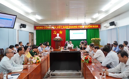 Quang cảnh cuộc họp