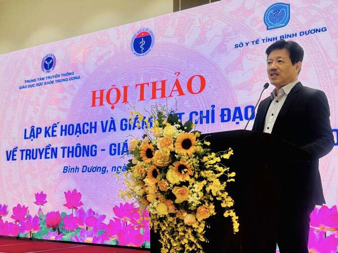 TS Nhà báo Vũ Mạnh Cường - Giám đốc Trung tâm Truyền thông Giáo dục Sức khỏe Trung ương phát biểu tại hội nghị