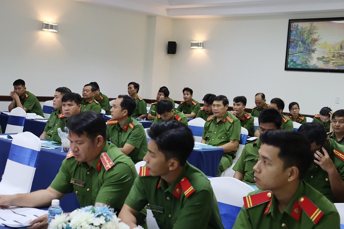 Các cán bộ, chiến sĩ Công an tỉnh Tây Ninh tham dự lớp tập huấn
