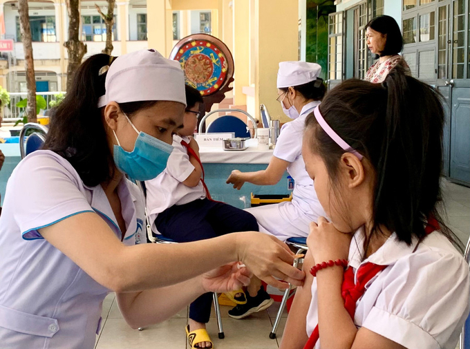 Ngành y tế sẽ phối hợp triển khai tiêm vắc xin Td tại trường học và tại cơ sở y tế hoặc tiêm chủng lưu động ở các địa bàn vùng sâu, vùng xa (Ảnh: Như Nguyện)