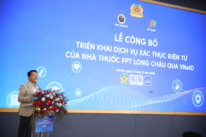 Đại tá Vũ Văn Tấn - Phó Cục trưởng Cục Cảnh sát quản lý hành chính về trật tự xã hội (C06), Bộ Công an phát biểu tại buổi lễ