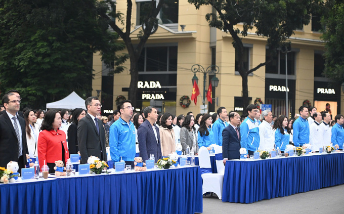 Các đại biểu tham dự lễ mít tinh