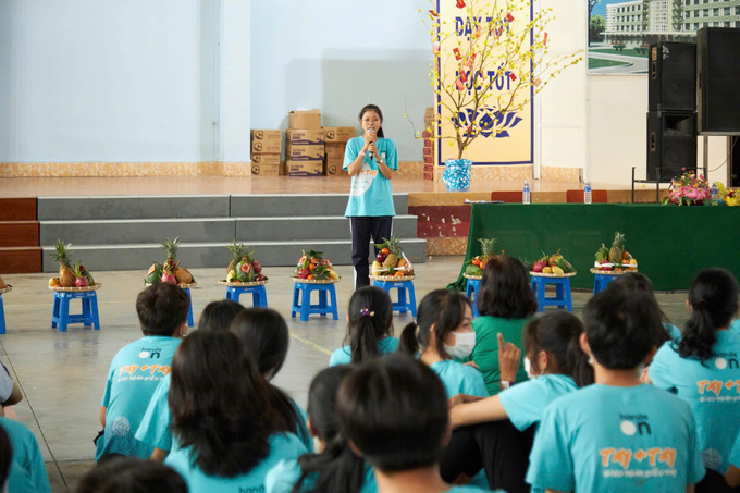 Em Anh Thuý - học sinh nhận học bổng Hands-on chia sẻ những tiến bộ của mình trong năm học vừa qua