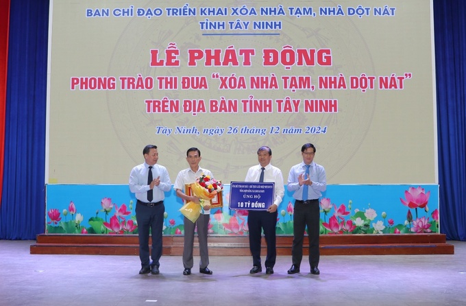 Liên hiệp Hợp tác xã Dịch vụ Nông nghiệp Tổng hợp Đồng Nai (DONACOOP) ủng hộ 10 tỷ đồng 