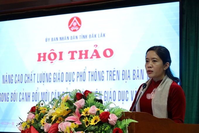 TS Lê Thị Thanh Xuân - Giám đốc Sở Giáo dục & Đào tạo tỉnh phát biểu đề dẫn