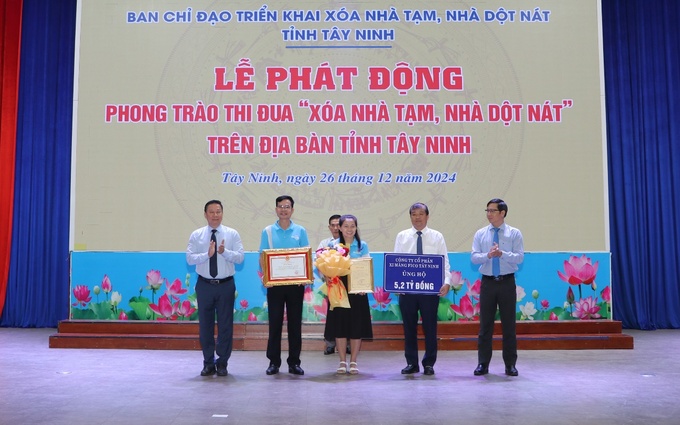 Công ty cổ phần Xi Măng Fico Tây Ninh ủng hộ 5,2 tỷ đồng (tương đương 56.700 bao xi măng)