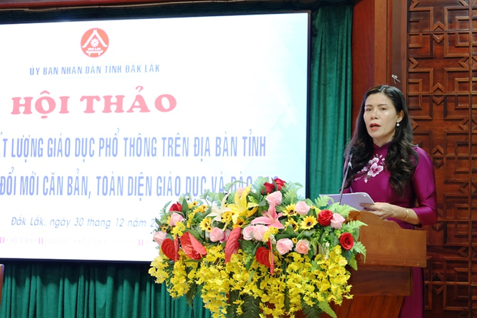 TS Lê Thị Thảo - Trưởng Phòng THPT, Sở Giáo dục và Đào tạo tỉnh Đắk Lắk tham luận tại hội thảo