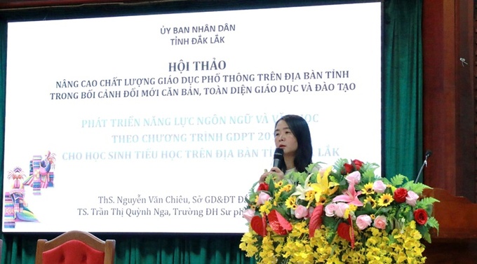 TS Trần Thị Quỳnh Nga - Giảng viên Đại học Sư phạm Huế tham luận tại hội thảo