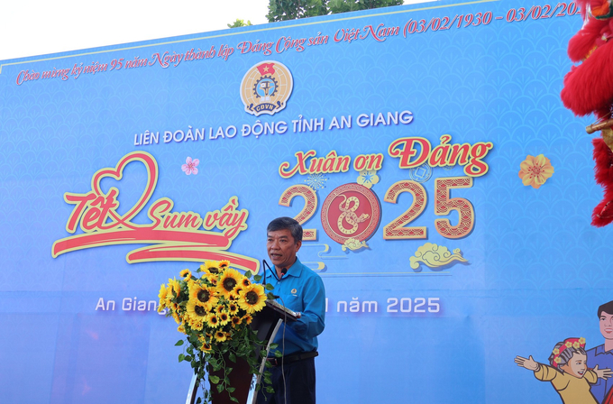 Ông Nguyễn Hữu Giang - Phó Chủ tịch Thường trực Liên đoàn Lao động tỉnh An Giang phát biểu tại chương trình