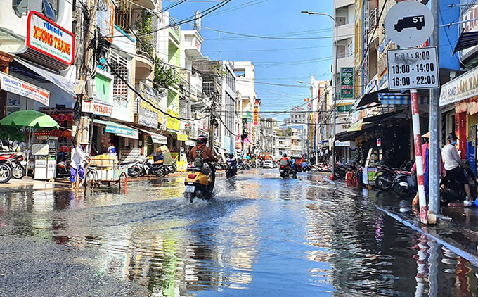 Chủ động phương án đảm bảo an toàn giao thông tại tuyến đường còn bị ngập khi xảy ra triều cường