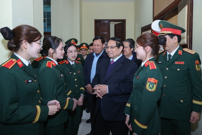 Thủ tướng Phạm Minh Chính thăm Học viện Quân y