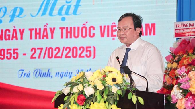 Ông Lê Văn Hẳn - Chủ tịch UBND tỉnh Trà Vinh phát biểu tại buổi họp mặt