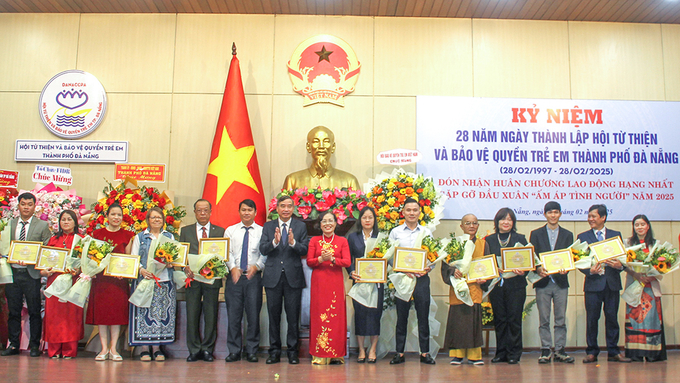 Các tổ chức, doanh nghiệp, nhà hảo tâm trong và ngoài nước ủng hộ chương trình gặp gỡ đầu xuân “Ấm áp tình người” hơn 16,8 tỷ đồng