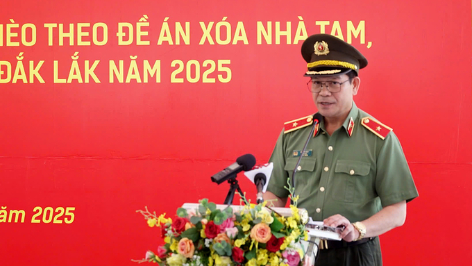 Thiếu tướng Lê Vinh Quy - Giám đốc Công an tỉnh phát biểu tại buổi lễ.