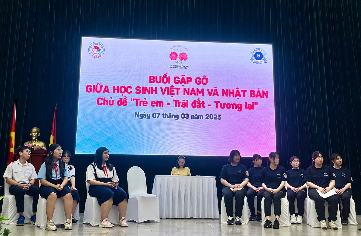 Hoc-sinh-Viet-Nhat-cung-chia-se-uoc-mo-gan-ket-tinh-huu-nghi-6-7