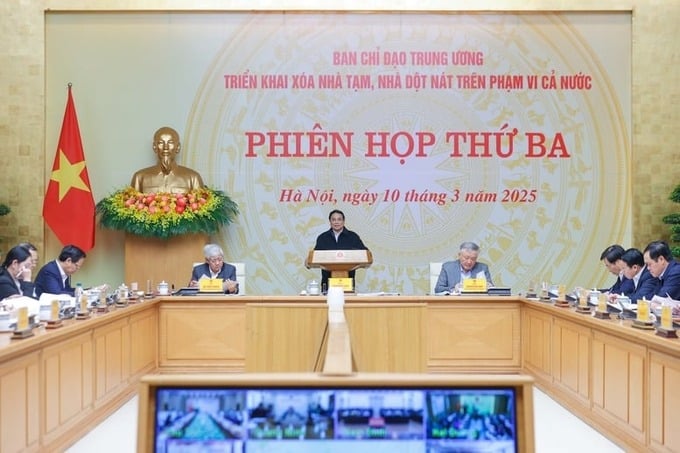 Thủ tướng Phạm Minh Chính chủ trì Phiên họp thứ 3 của Ban Chỉ đạo Trung ương triển khai xóa nhà tạm, nhà dột nát trên phạm vi cả nước để đánh giá tình hình, kết quả thực hiện chương trình và nhiệm vụ thời gian tới (Ảnh: VGP/Nhật Bắc)