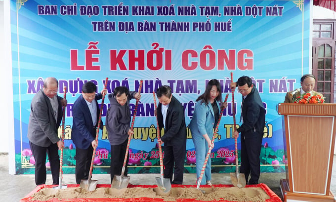 Lãnh đạo thành phố Huế dự lễ khởi công xây dựng nhà tạm, nhà dột nát trên địa bàn huyện Phú Lộc