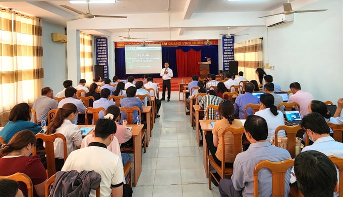 Quang cảnh lớp tập huấn