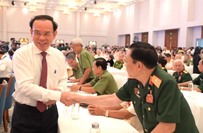 Bí thư Thành ủy TP. HCM Nguyễn Văn Nên thăm hỏi tướng lĩnh, Anh hùng lực lượng vũ trang nhân dân