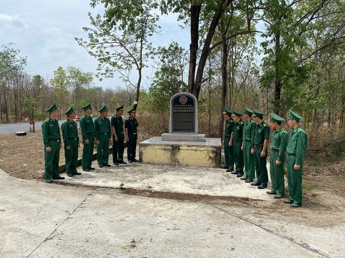 Đồn Biên phòng Sê Rê Pốk tổ chức học tập, giáo dục truyền thống tại di tích lịch sử đặc biệt Bến phà vượt sông Sê Rê Pốk