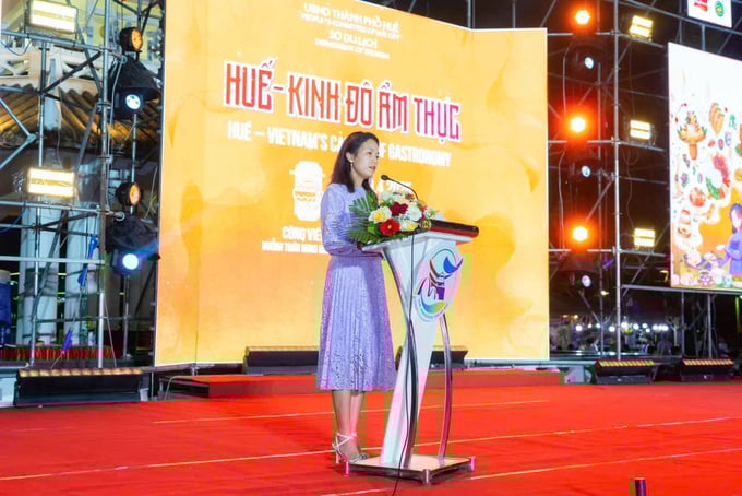 Bà Trần Thị Thao Giang - Quản lý quan hệ đối ngoại công ty Nestlé Việt Nam, phát biểu tại lễ khai mạc “Huế - Kinh đô ẩm thực”