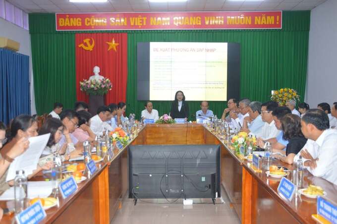 Quang cảnh buổi làm việc