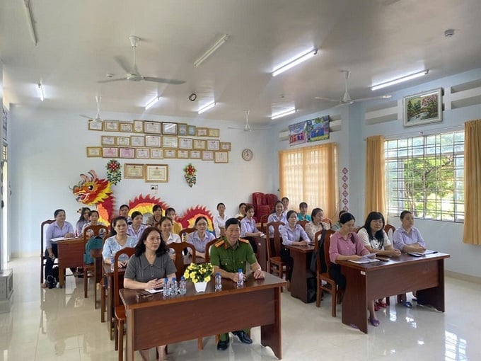 Giáo viên trường mầm non tham dự buổi tuyên truyền an toàn thực phẩm