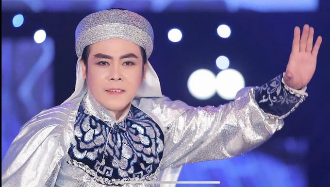 Nghệ sĩ chuông vàng vọng cổ Lê Minh Hảo hát thiện nguyện cho miếu Bà Thạnh Lợi, Bến Tre