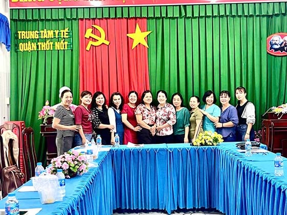 Các đại biểu tham dự họp tuyến